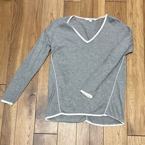 Boden Gray Long Sleeve V-Neck Wool Blend Sweater